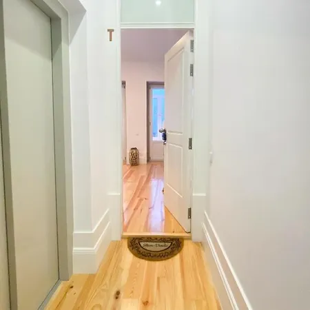 Elegant & Private Garden In Historical Centre Apartment